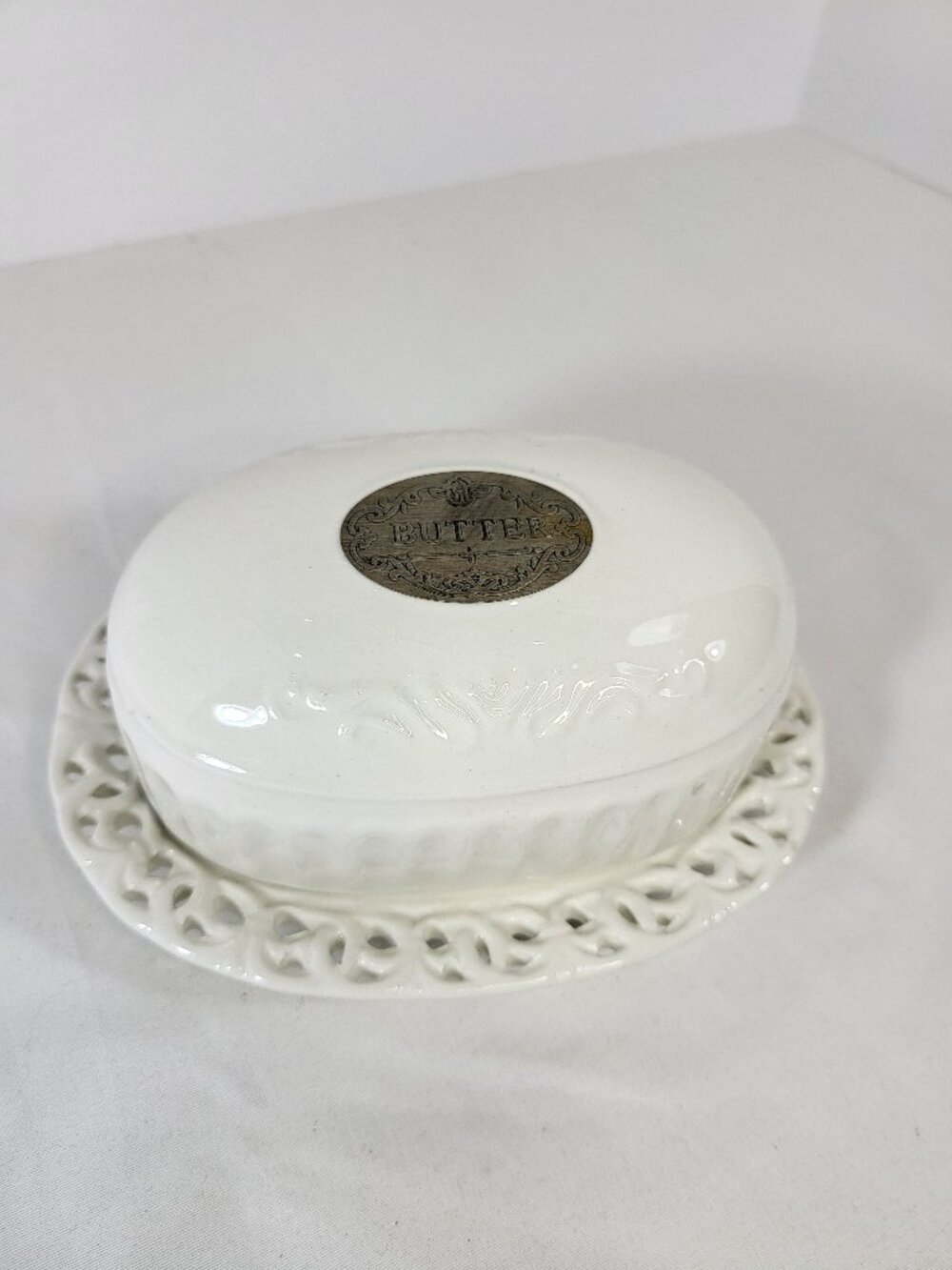 THL Classic French Cottage White Ceramic Butter Dish with Lid and Bronze Plaque